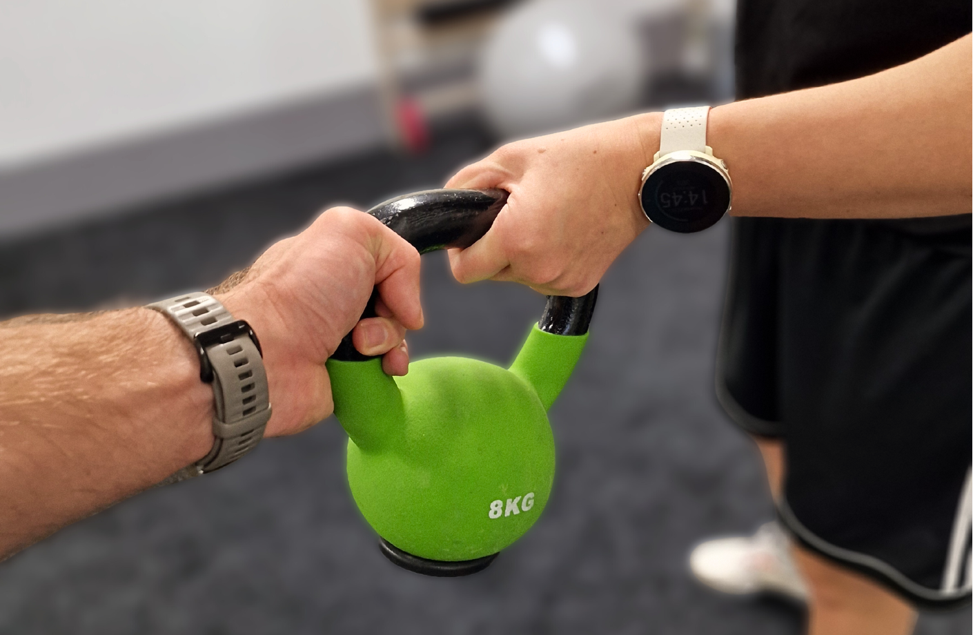 Kuntoutus harjoitus kahvakuulan kanssa